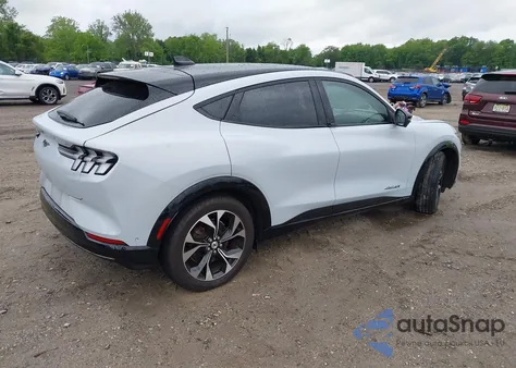 2022 Ford Mustang Mach-E Premium z USA, uszkodzony, nr VIN 3FMTK3SUXNMA56889